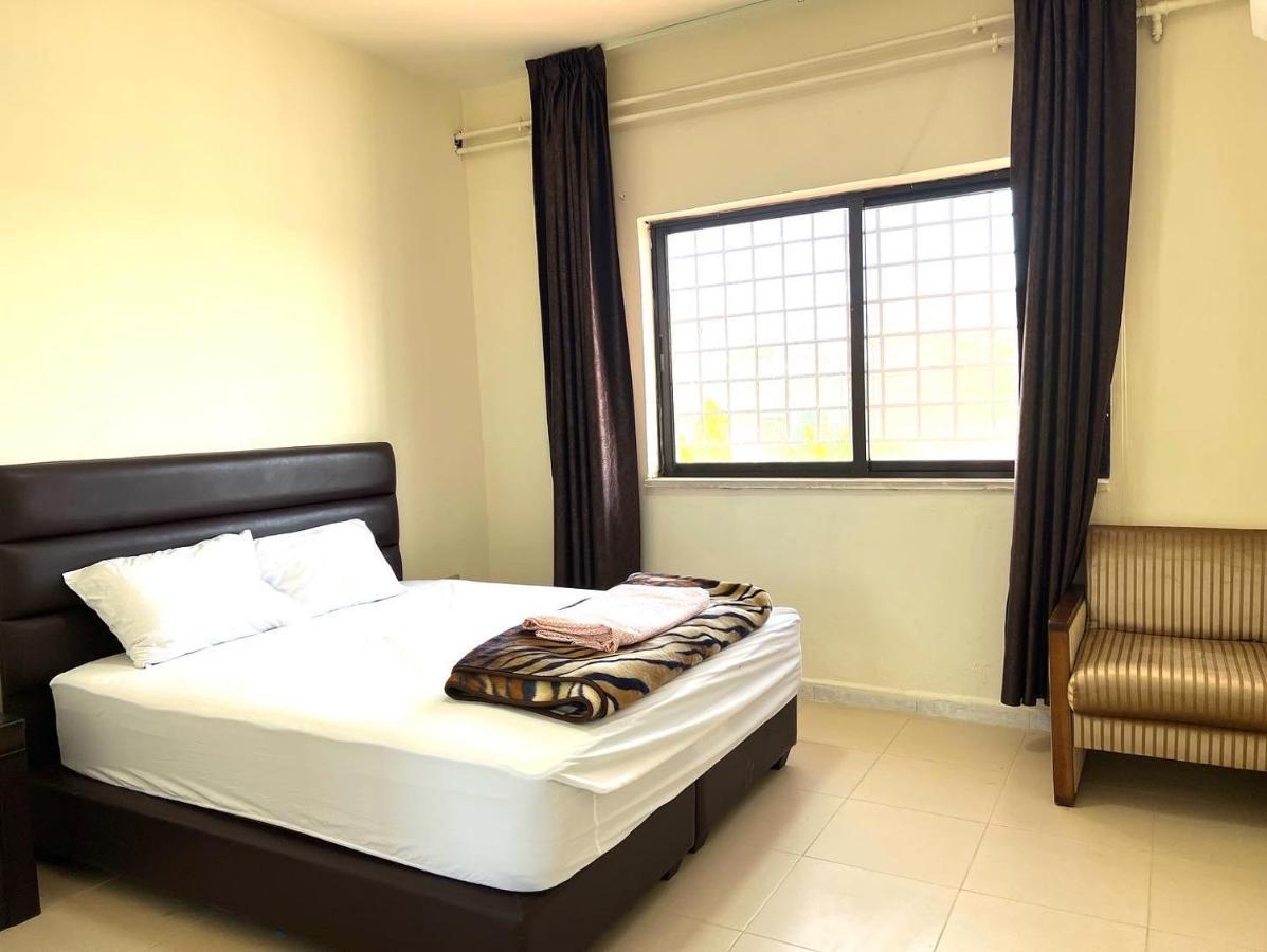 Al Qatal Building Apartment Al Qastal Екстериор снимка