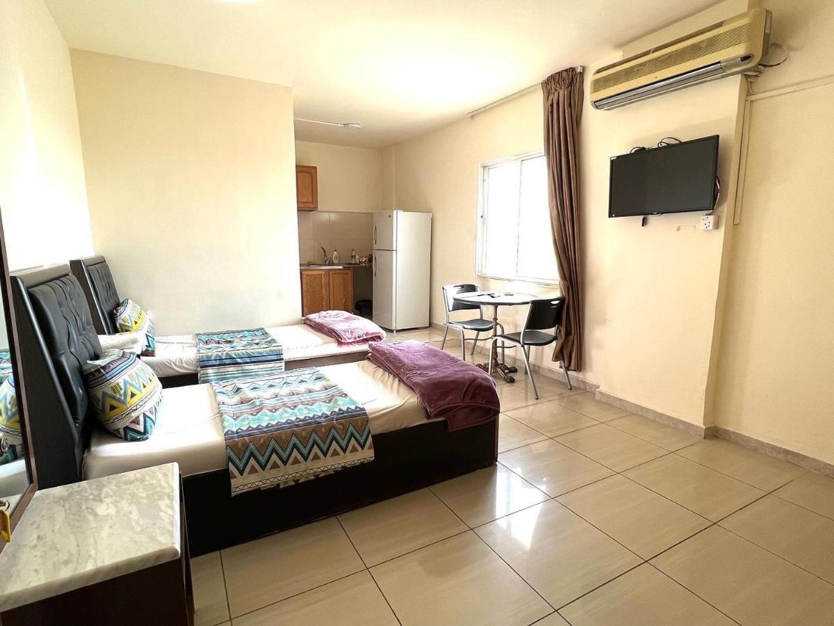 Al Qatal Building Apartment Al Qastal Екстериор снимка